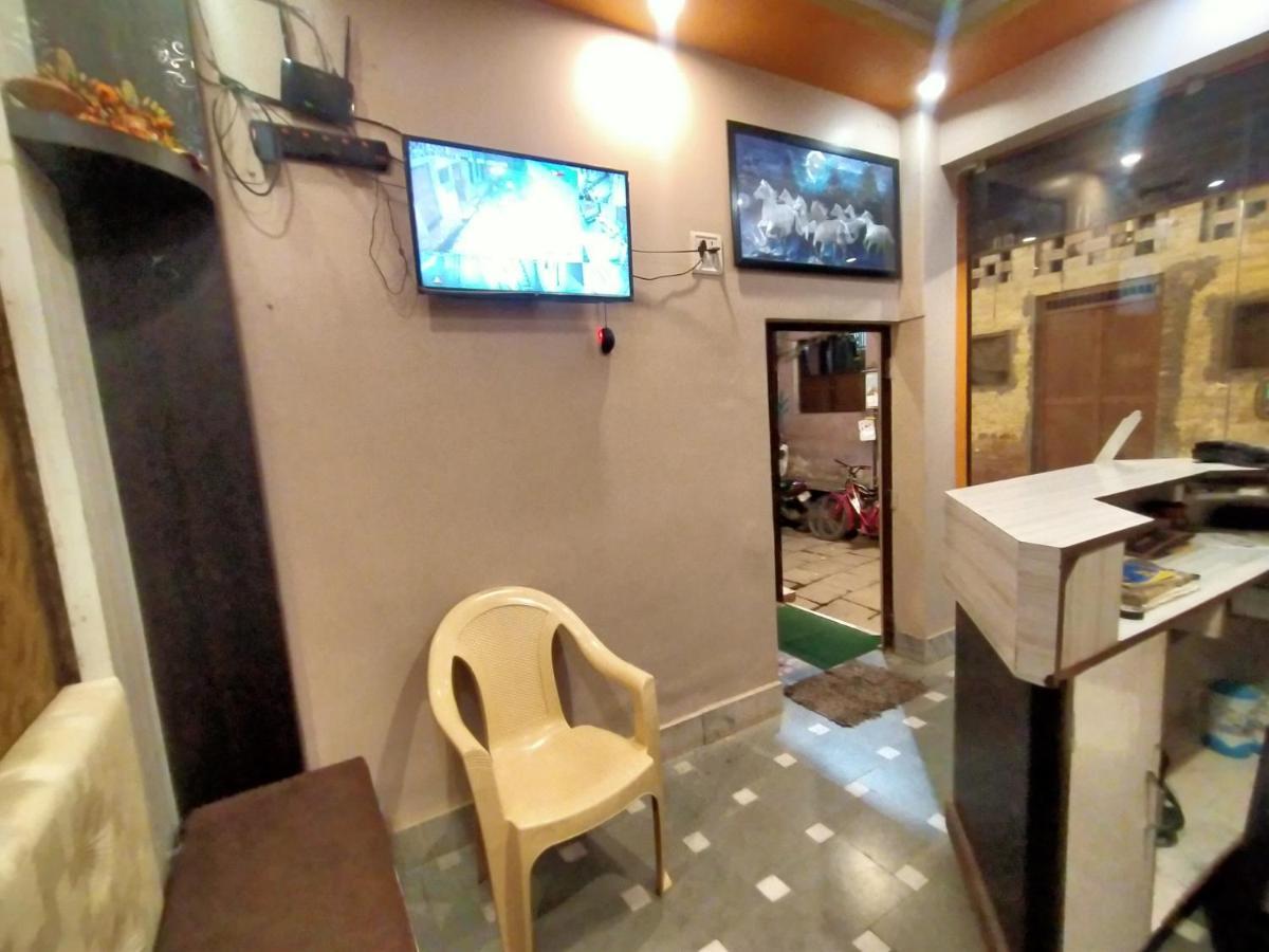 Hotel Aakash Ganga Varanasi Bagian luar foto