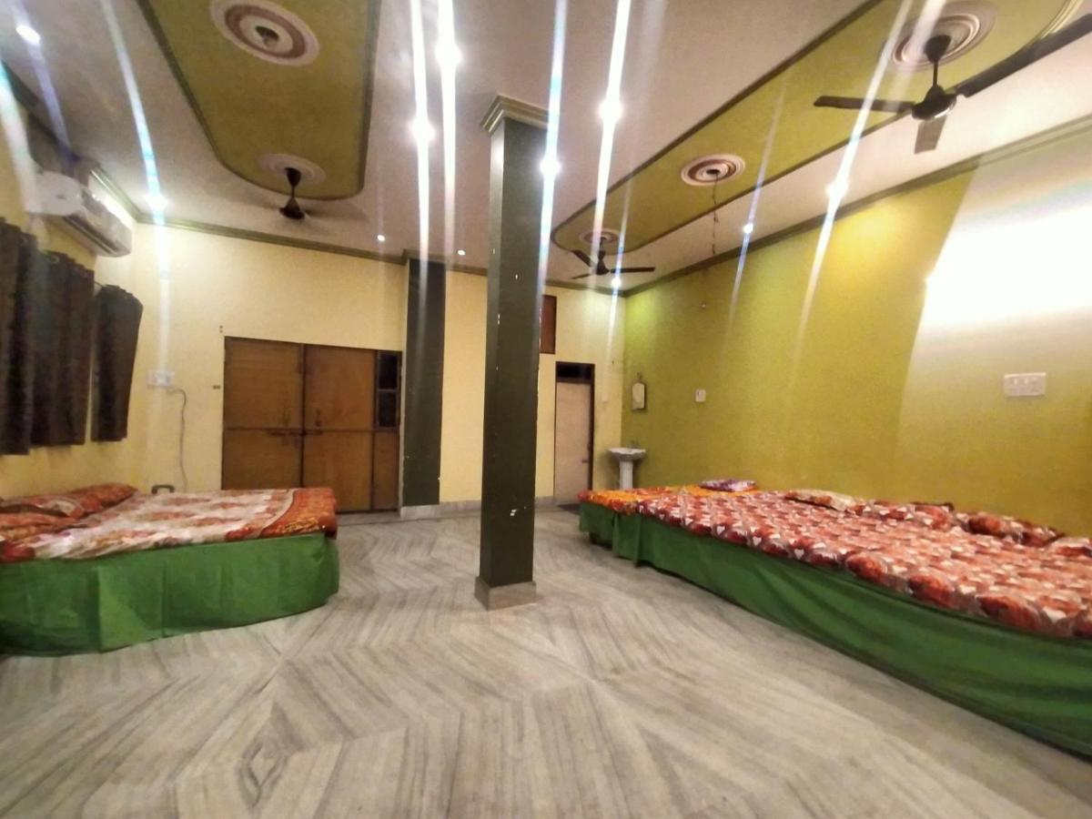 Hotel Aakash Ganga Varanasi Bagian luar foto