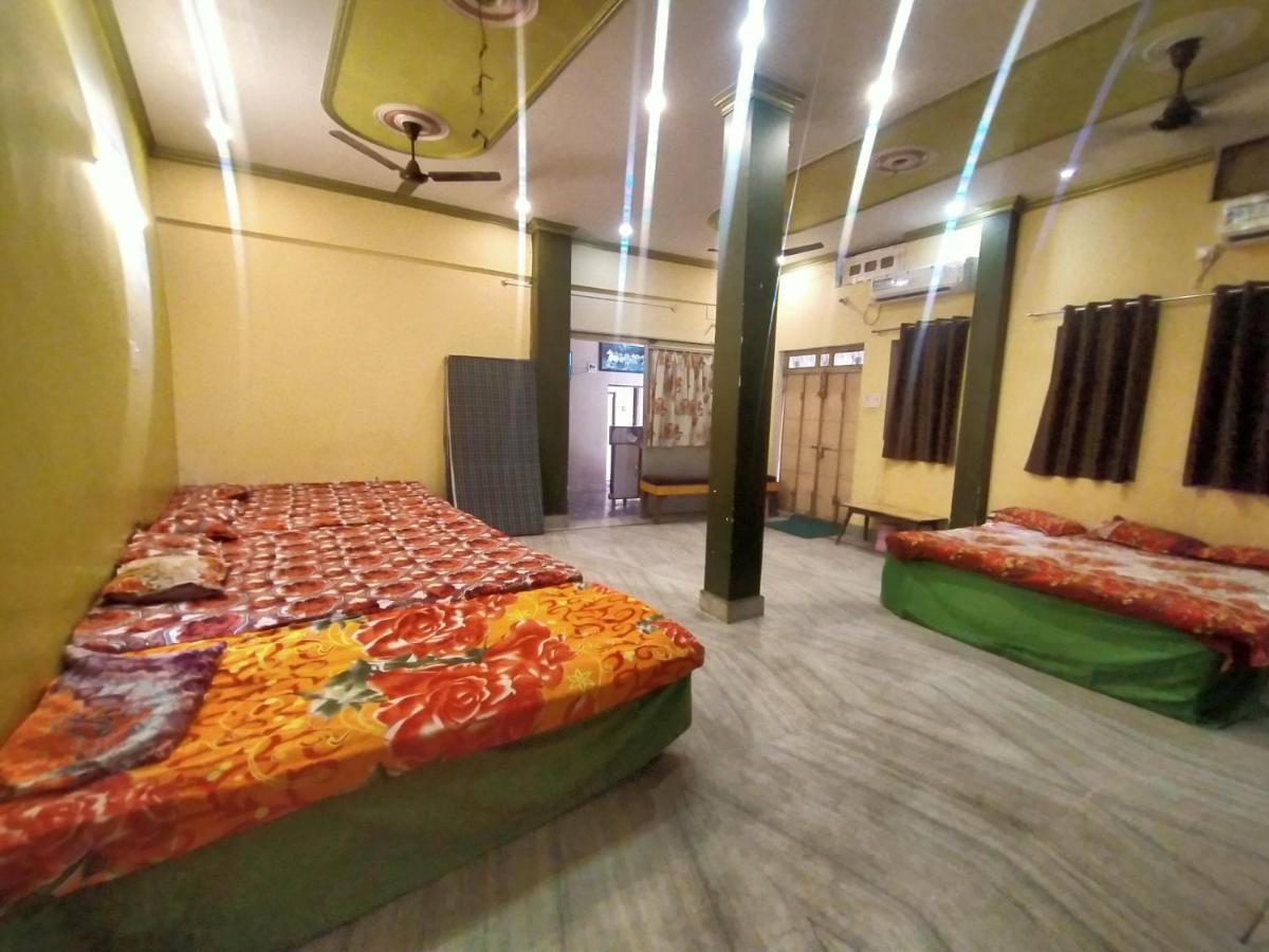 Hotel Aakash Ganga Varanasi Bagian luar foto