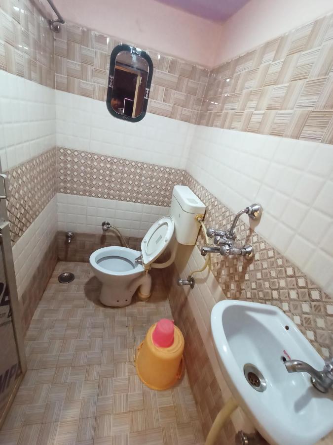 Hotel Aakash Ganga Varanasi Bagian luar foto