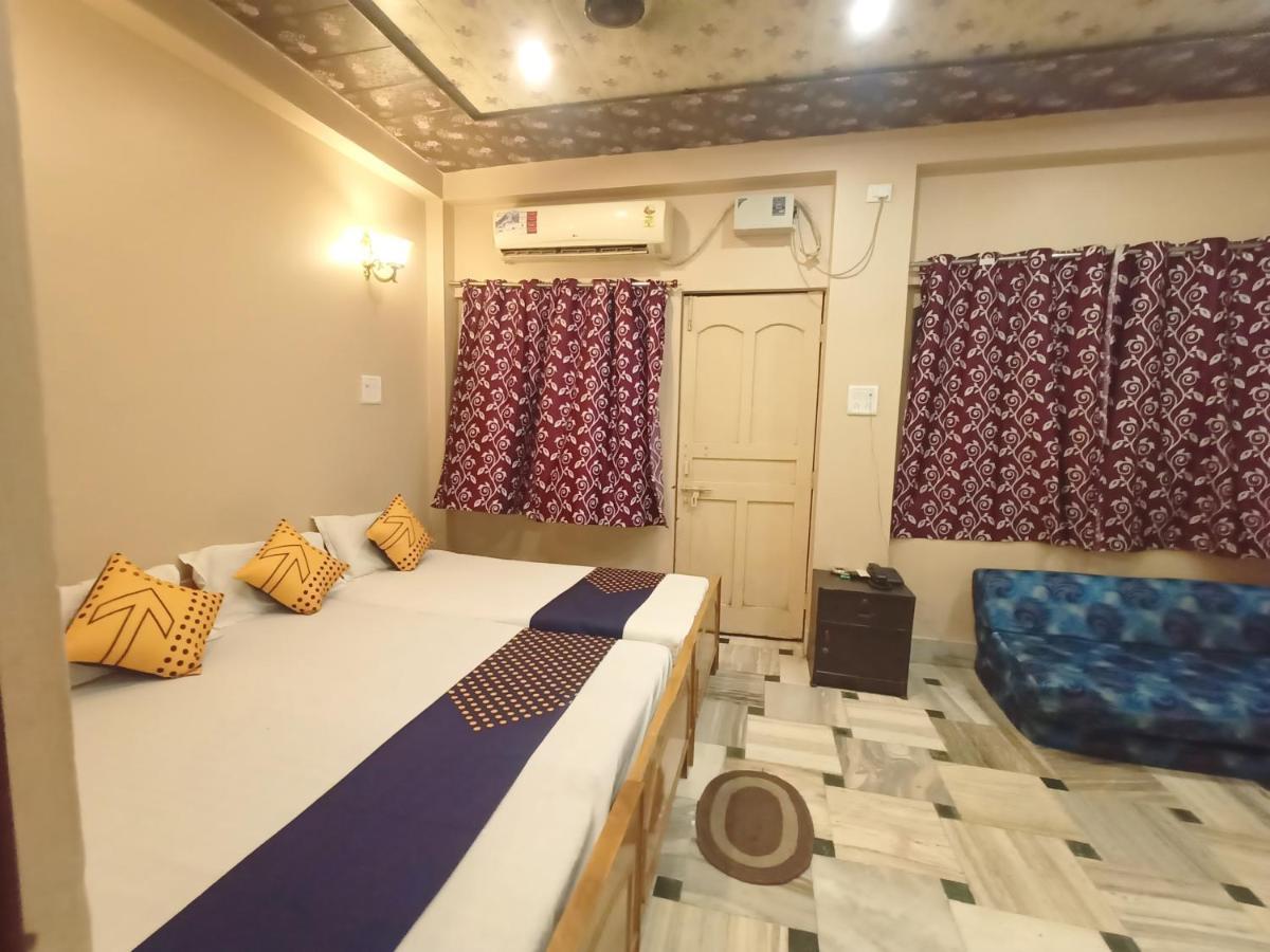 Hotel Aakash Ganga Varanasi Bagian luar foto