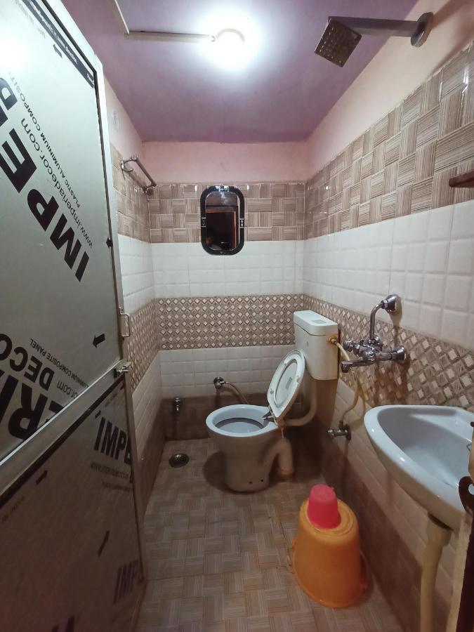 Hotel Aakash Ganga Varanasi Bagian luar foto